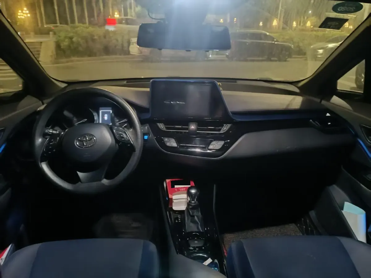 2018 Toyota C-HR 2.0L 171HP L4 CVT,autocango,china used car exporter,china ev exporter,chinese used car exporter,chinese used ev exporter