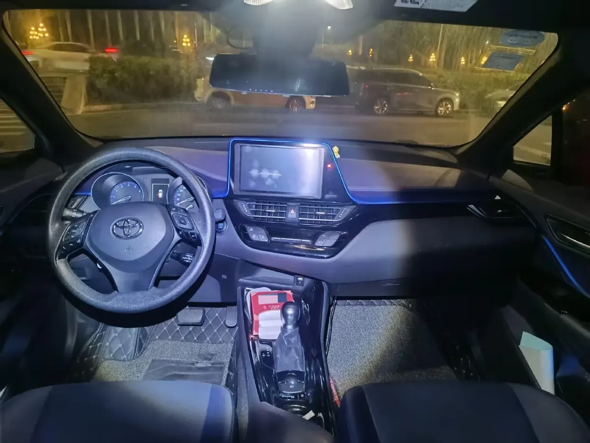 2018 Toyota C-HR 2.0L 171HP L4 CVT,autocango,china used car exporter,china ev exporter,chinese used car exporter,chinese used ev exporter