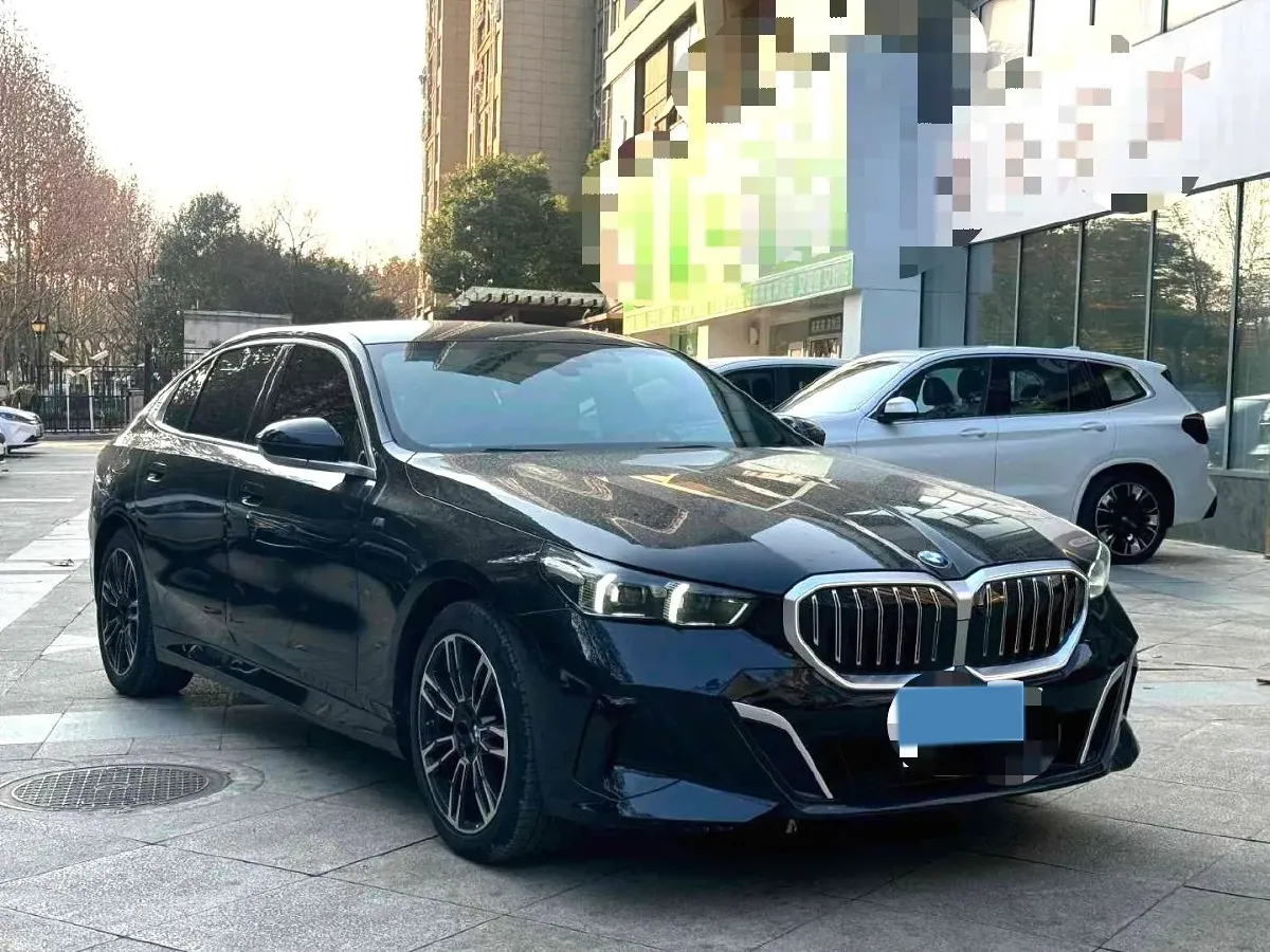 2024 BMW 5 Series 2.0T 258HP L4 8AT,autocango,china used car exporter,china ev exporter,chinese used car exporter,chinese used ev exporter