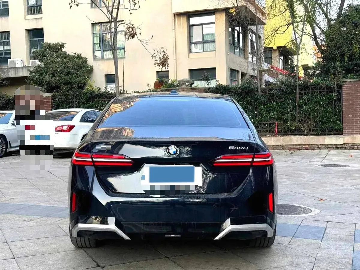 2024 BMW 5 Series 2.0T 258HP L4 8AT,autocango,china used car exporter,china ev exporter,chinese used car exporter,chinese used ev exporter