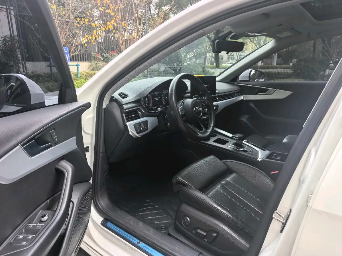 2020 Audi A4L 2.0T 190HP L4 7DCT,autocango,china used car exporter,china ev exporter,chinese used car exporter,chinese used ev exporter