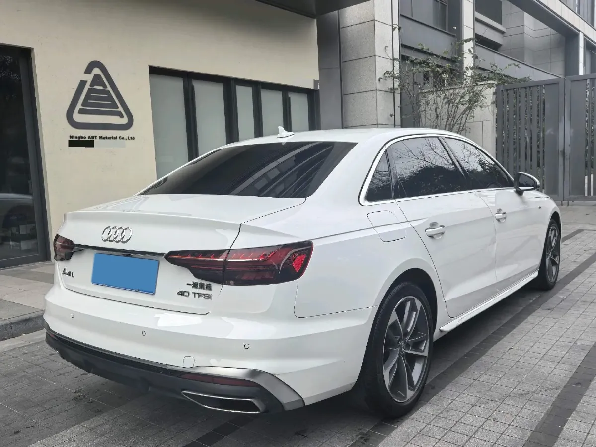 2020 Audi A4L 2.0T 190HP L4 7DCT,autocango,china used car exporter,china ev exporter,chinese used car exporter,chinese used ev exporter