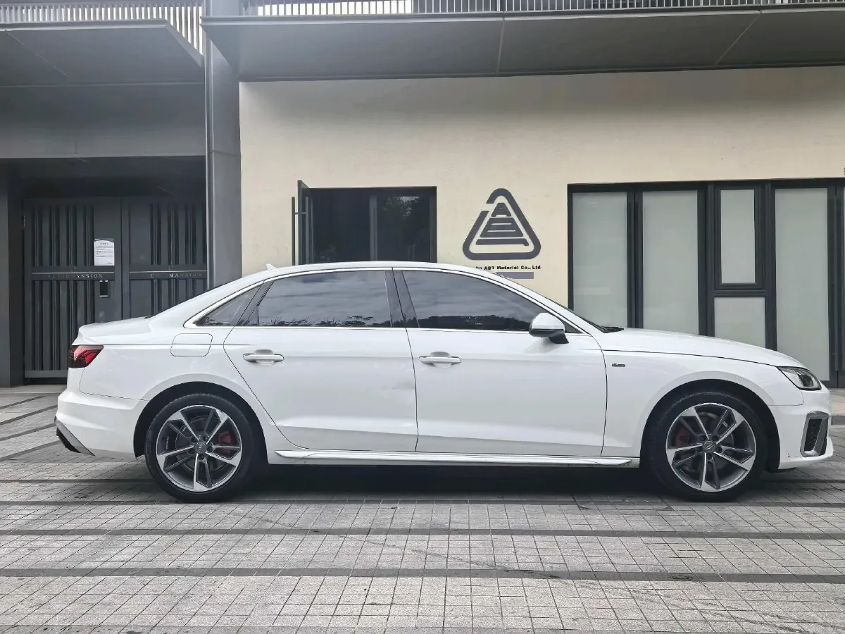 2020 Audi A4L 2.0T 190HP L4 7DCT,autocango,china used car exporter,china ev exporter,chinese used car exporter,chinese used ev exporter