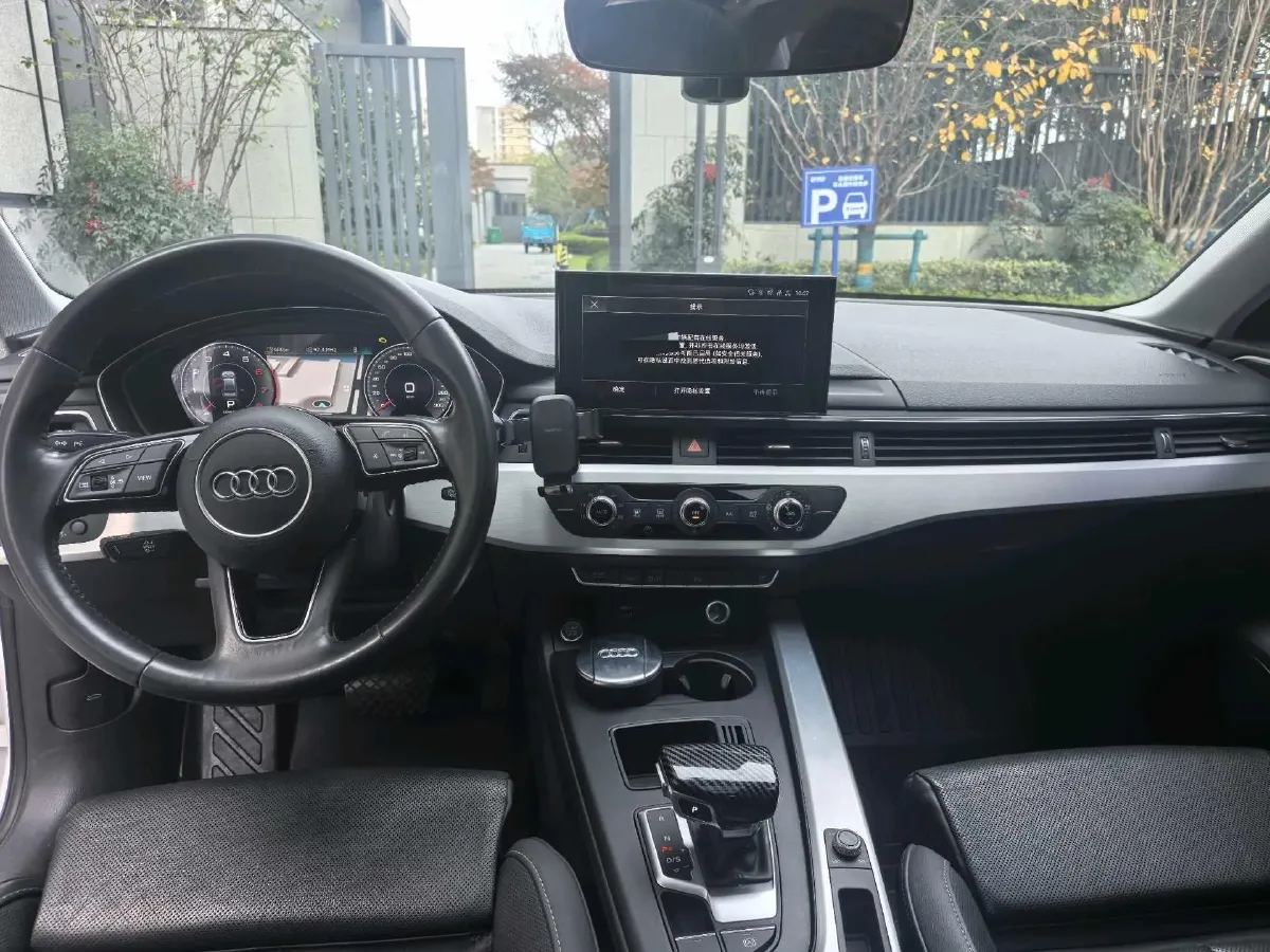 2020 Audi A4L 2.0T 190HP L4 7DCT,autocango,china used car exporter,china ev exporter,chinese used car exporter,chinese used ev exporter