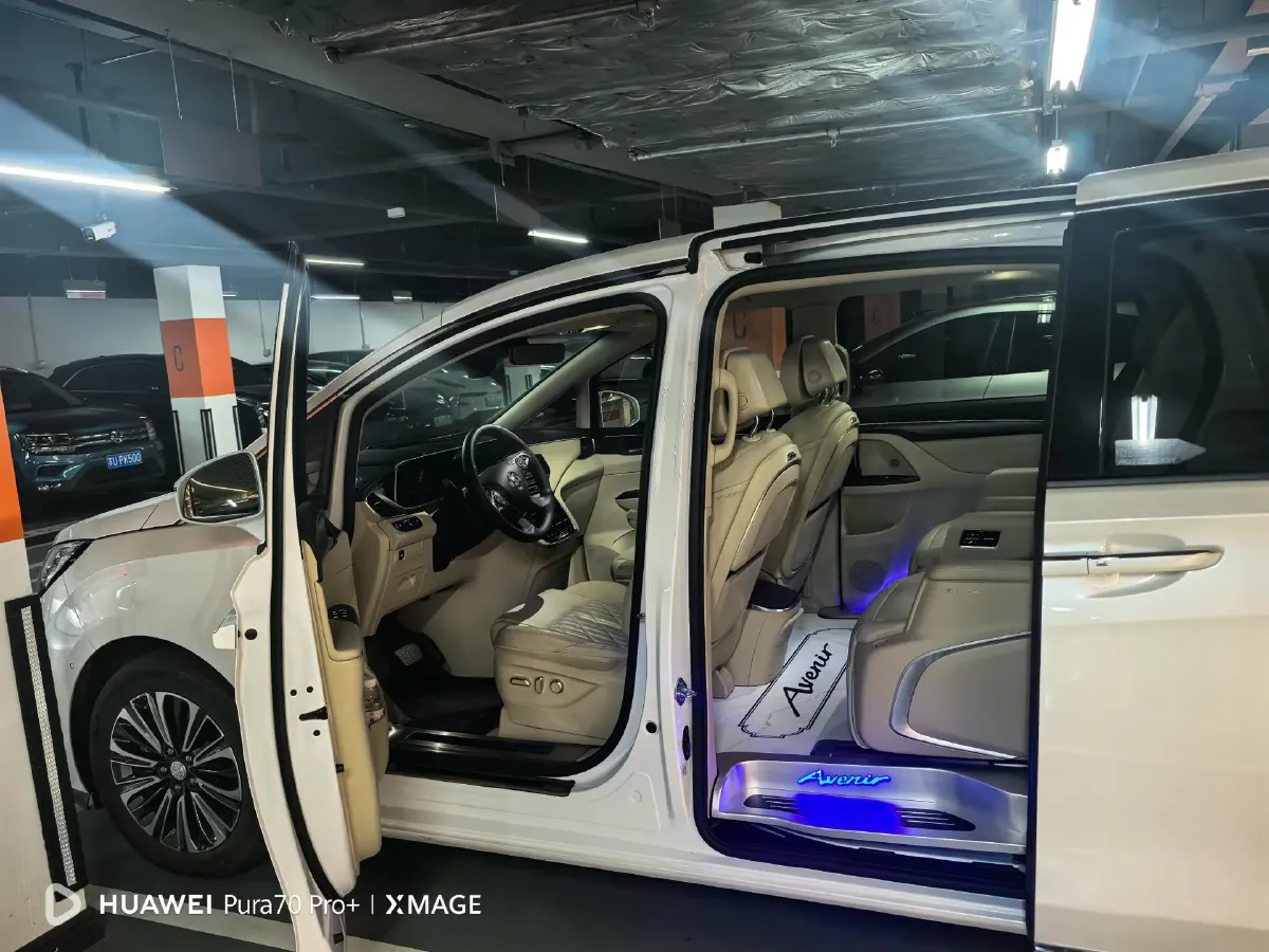 2023 Buick GL8 2.0T 237HP L4 9AT,autocango,china used car exporter,china ev exporter,chinese used car exporter,chinese used ev exporter