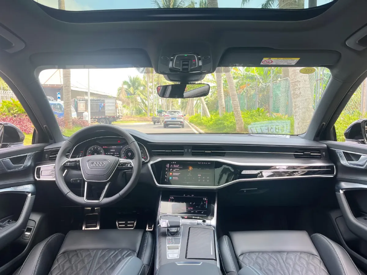 2025 Audi A6L 2.0T 245HP L4 7DCT,autocango,china used car exporter,china ev exporter,chinese used car exporter,chinese used ev exporter