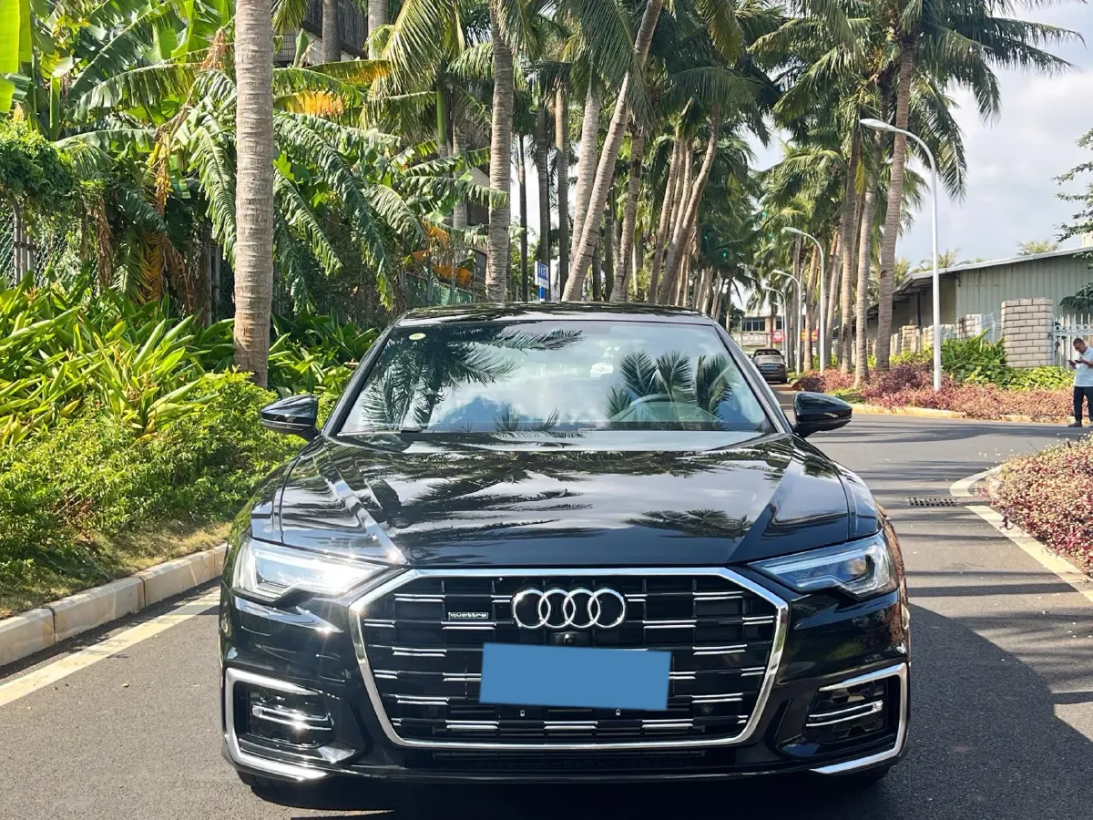2025 Audi A6L 2.0T 245HP L4 7DCT,autocango,china used car exporter,china ev exporter,chinese used car exporter,chinese used ev exporter