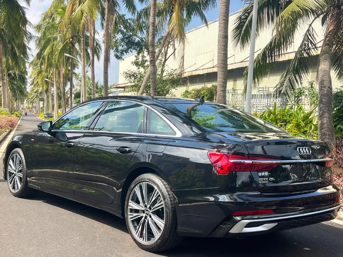 2025 Audi A6L 2.0T 245HP L4 7DCT,autocango,china used car exporter,china ev exporter,chinese used car exporter,chinese used ev exporter