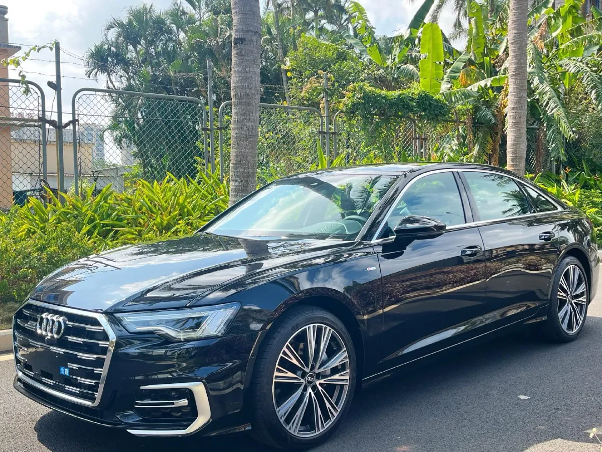 2025 Audi A6L 2.0T 245HP L4 7DCT,autocango,china used car exporter,china ev exporter,chinese used car exporter,chinese used ev exporter