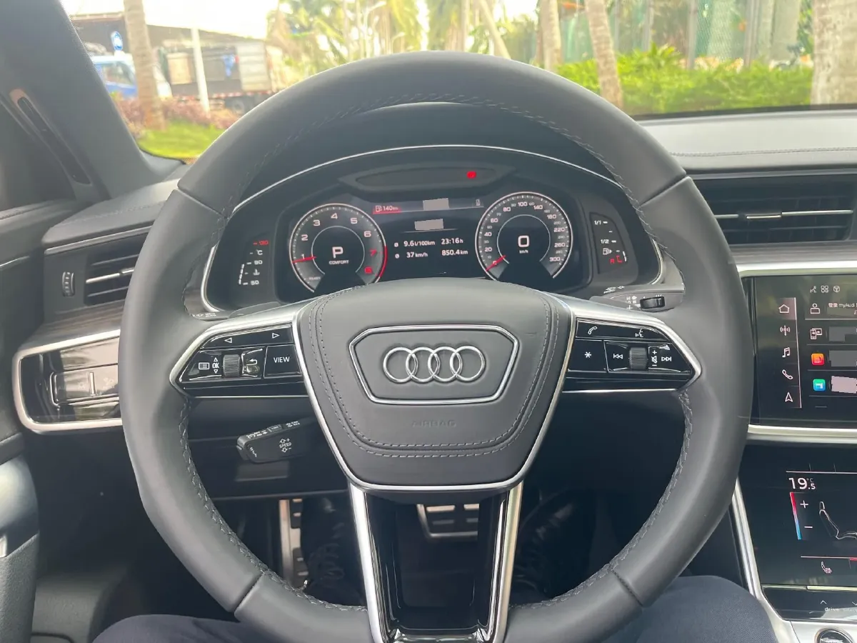 2025 Audi A6L 2.0T 245HP L4 7DCT,autocango,china used car exporter,china ev exporter,chinese used car exporter,chinese used ev exporter