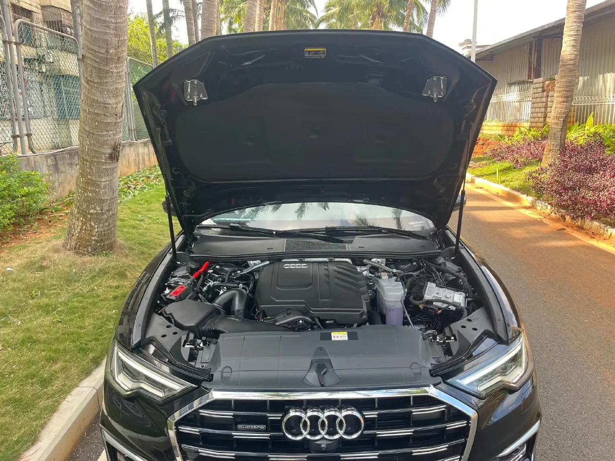 2025 Audi A6L 2.0T 245HP L4 7DCT,autocango,china used car exporter,china ev exporter,chinese used car exporter,chinese used ev exporter