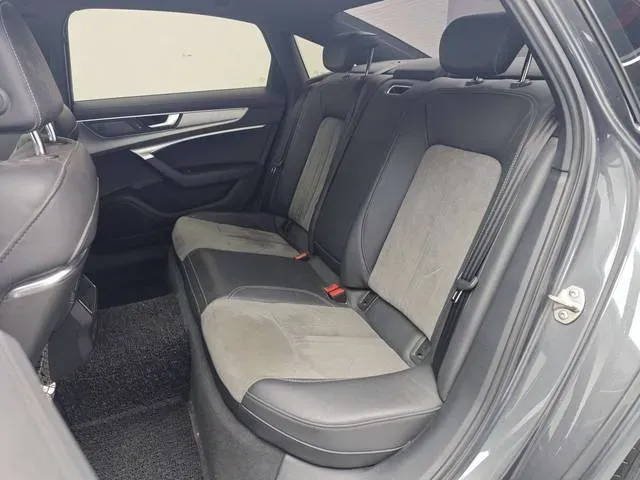 2020 Audi A6L 2.0T 190HP L4 7DCT,autocango,china used car exporter,china ev exporter,chinese used car exporter,chinese used ev exporter