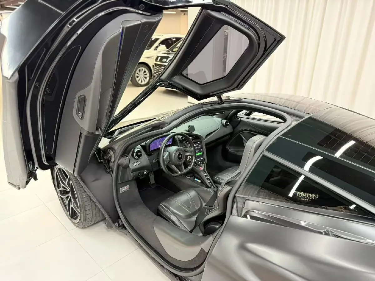 2017 McLaren 720S 4.0T 720HP V8 7DCT,autocango,china used car exporter,china ev exporter,chinese used car exporter,chinese used ev exporter