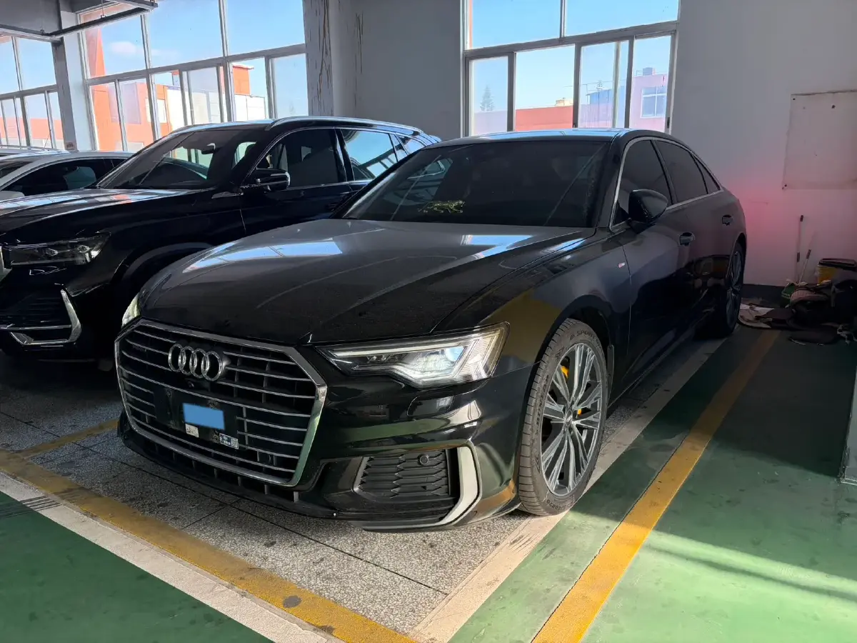 2021 Audi A6L 2.0T 190HP L4 7DCT