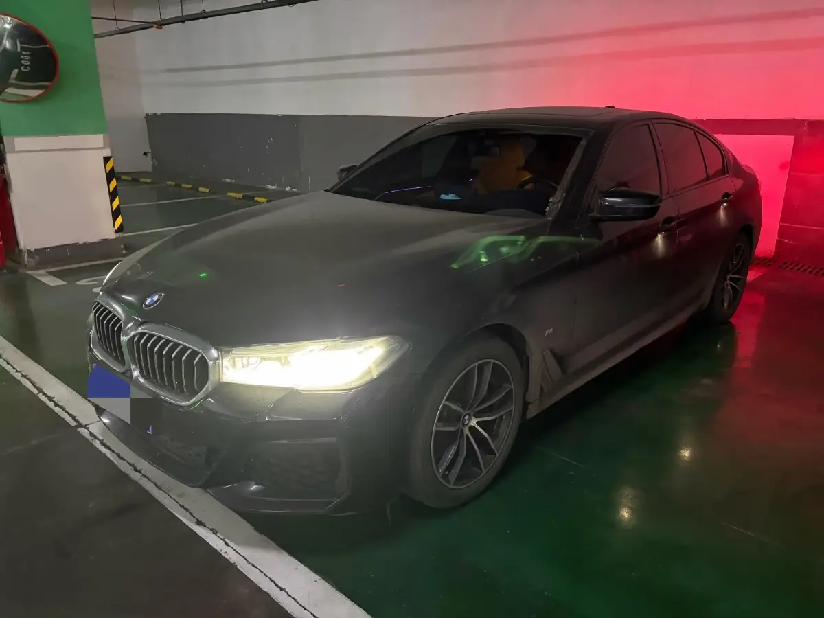 2022 BMW 5 Series 2.0T 184HP L4 8AT