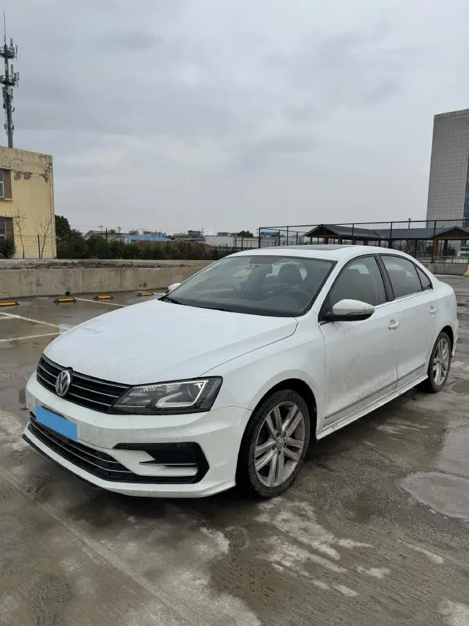2018 Volkswagen Sagitar 1.4T 150HP L4 7DCT