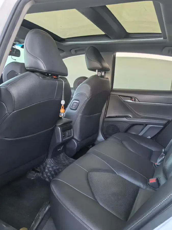 2021 Toyota Camry 2.5L 209HP L4 8AT,autocango,china used car exporter,china ev exporter,chinese used car exporter,chinese used ev exporter