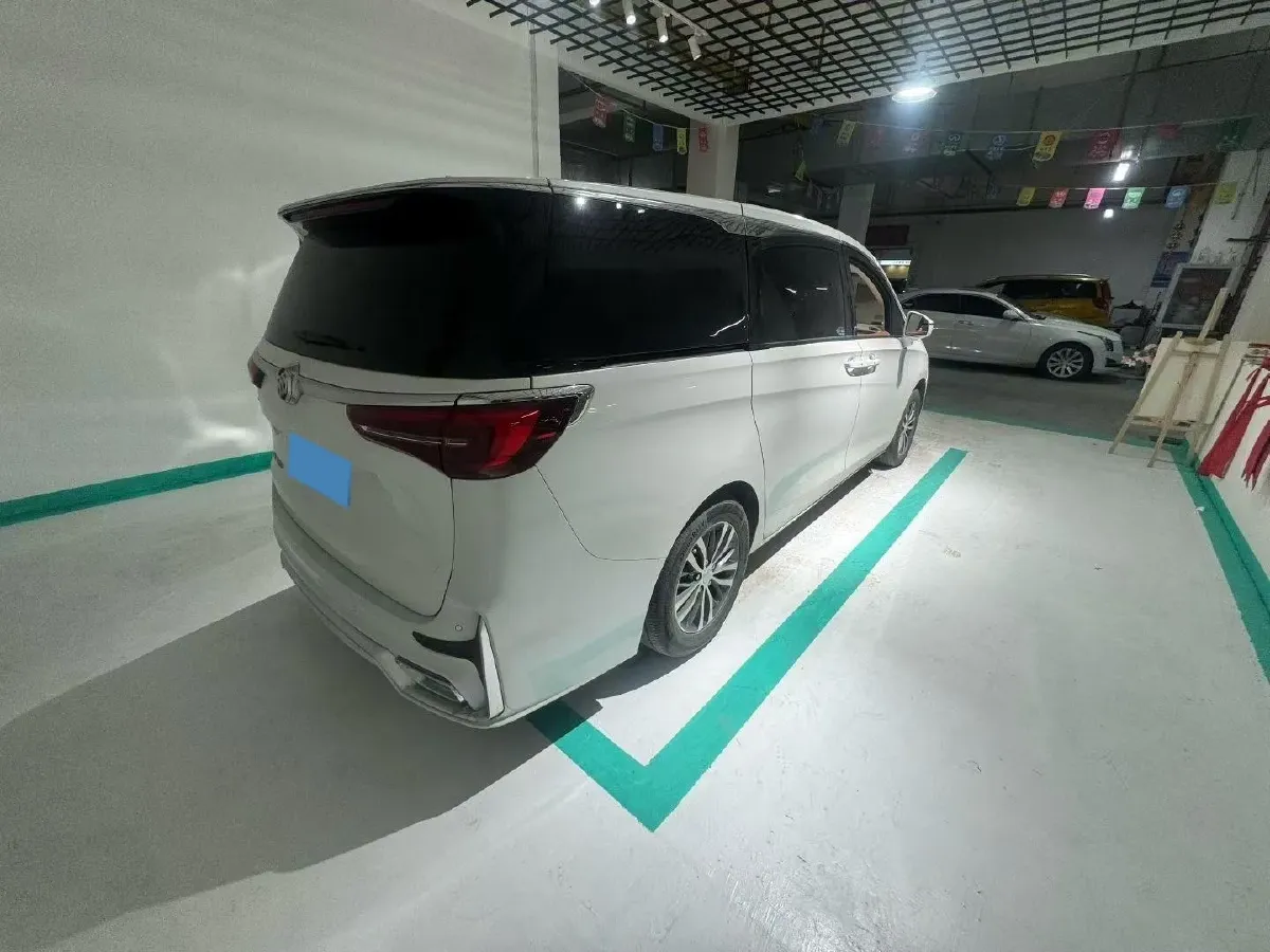 2022 Buick GL8 2.0T 237HP L4 9AT,autocango,china used car exporter,china ev exporter,chinese used car exporter,chinese used ev exporter