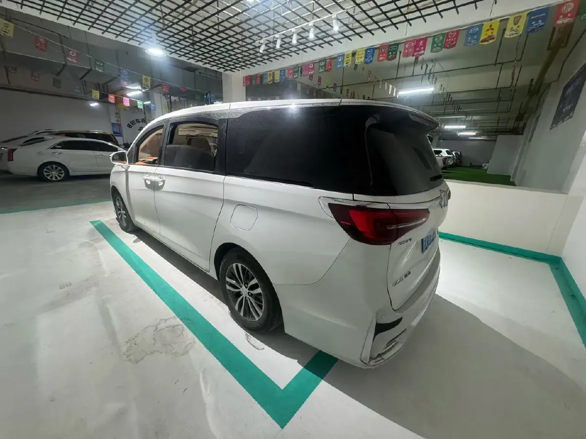 2022 Buick GL8 2.0T 237HP L4 9AT,autocango,china used car exporter,china ev exporter,chinese used car exporter,chinese used ev exporter