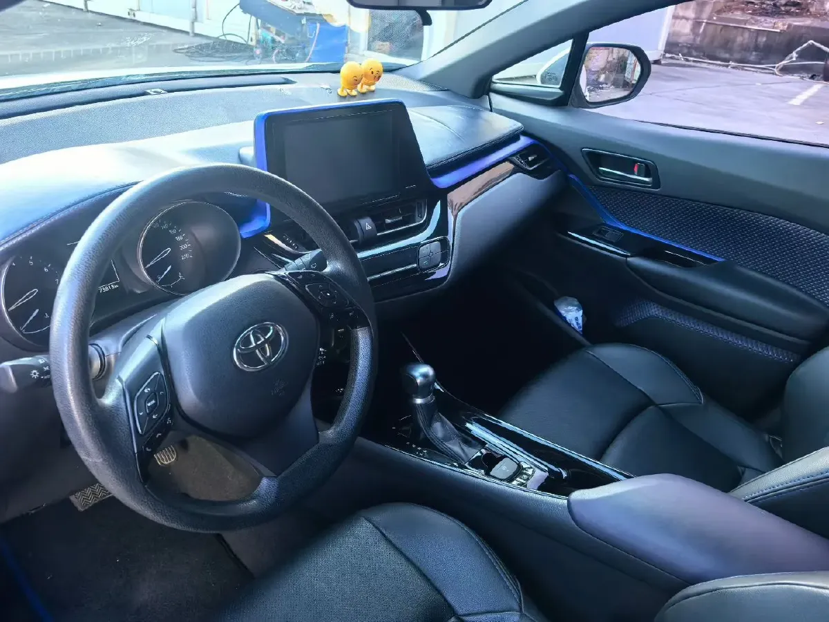 2018 Toyota C-HR 2.0L 171HP L4 CVT,autocango,china used car exporter,china ev exporter,chinese used car exporter,chinese used ev exporter