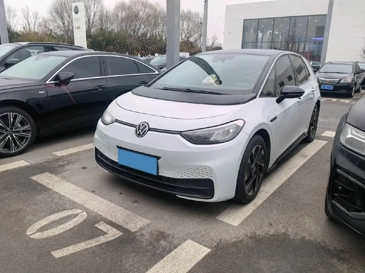 2023 Volkswagen ID.3 BEV 52.8KWH