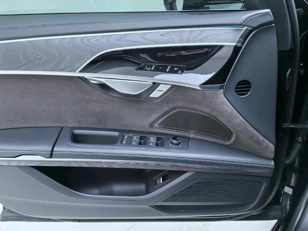 2023 Audi A8 3.0T 286HP V6 8AT,autocango,china used car exporter,china ev exporter,chinese used car exporter,chinese used ev exporter