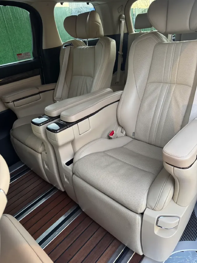 2018 Toyota Alphard 3.5L 301HP V6 8AT,autocango,china used car exporter,china ev exporter,chinese used car exporter,chinese used ev exporter