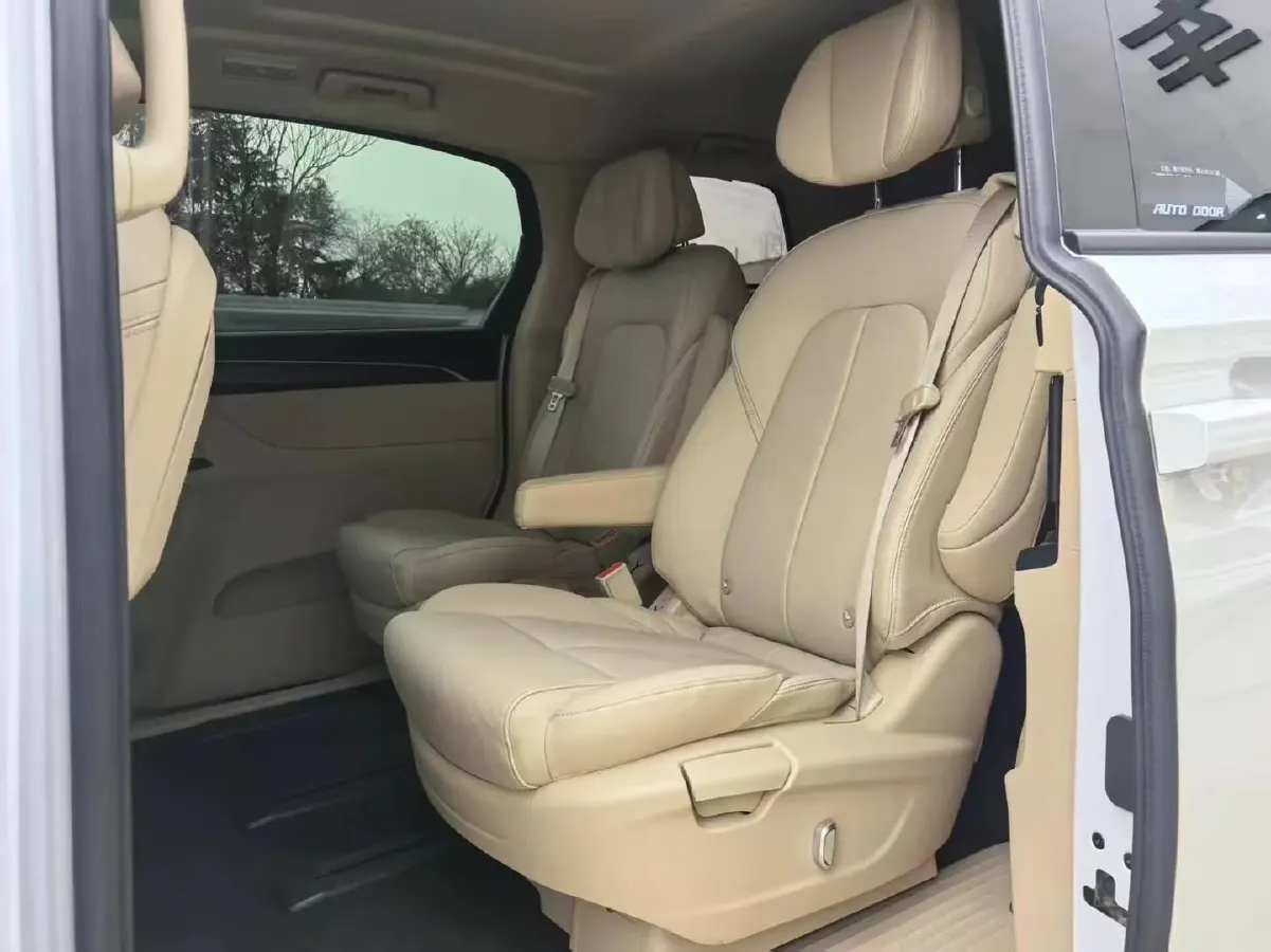 2021 Buick GL8 2.0T 237HP L4 9AT,autocango,china used car exporter,china ev exporter,chinese used car exporter,chinese used ev exporter