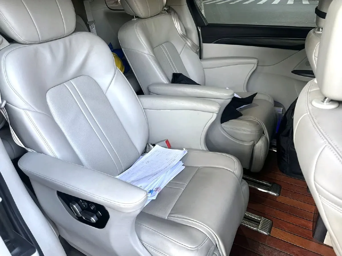 2017 Buick GL8 2.0T 260HP L4 6AT,autocango,china used car exporter,china ev exporter,chinese used car exporter,chinese used ev exporter