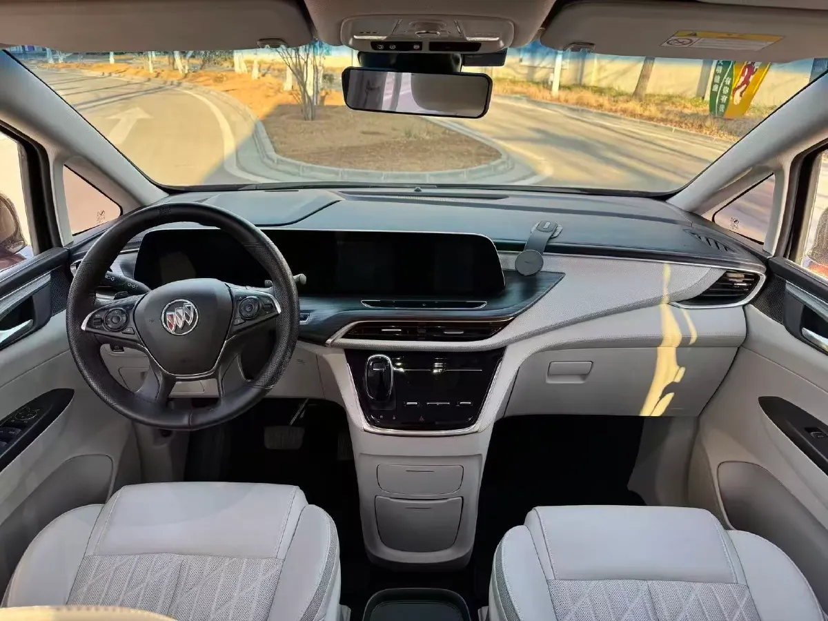 2023 Buick GL8 2.0T 237HP L4 9AT,autocango,china used car exporter,china ev exporter,chinese used car exporter,chinese used ev exporter