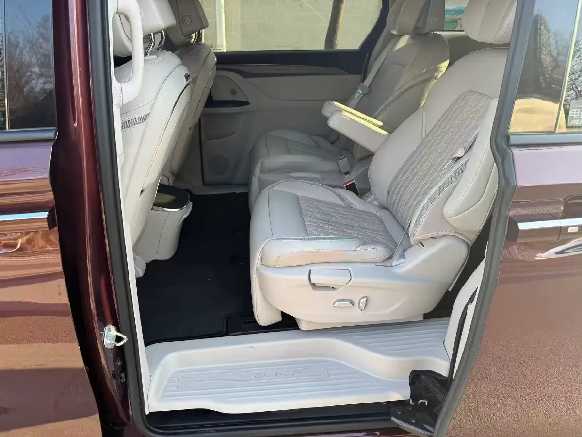 2023 Buick GL8 2.0T 237HP L4 9AT,autocango,china used car exporter,china ev exporter,chinese used car exporter,chinese used ev exporter