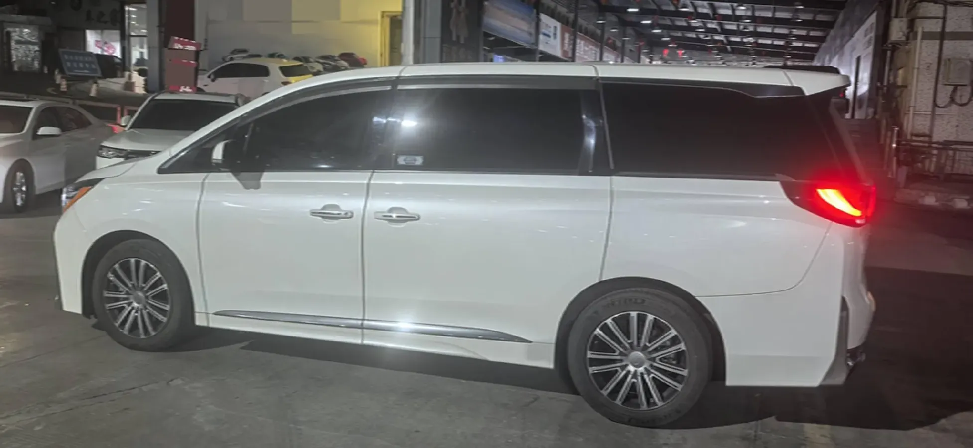 2021 GAC Trumpchi M8 2.0T 252HP L4 8AT,autocango,china used car exporter,china ev exporter,chinese used car exporter,chinese used ev exporter