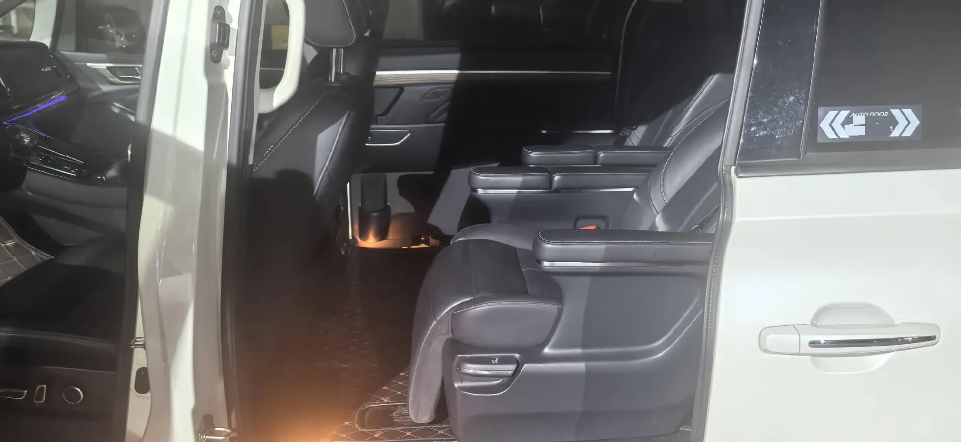 2021 GAC Trumpchi M8 2.0T 252HP L4 8AT,autocango,china used car exporter,china ev exporter,chinese used car exporter,chinese used ev exporter