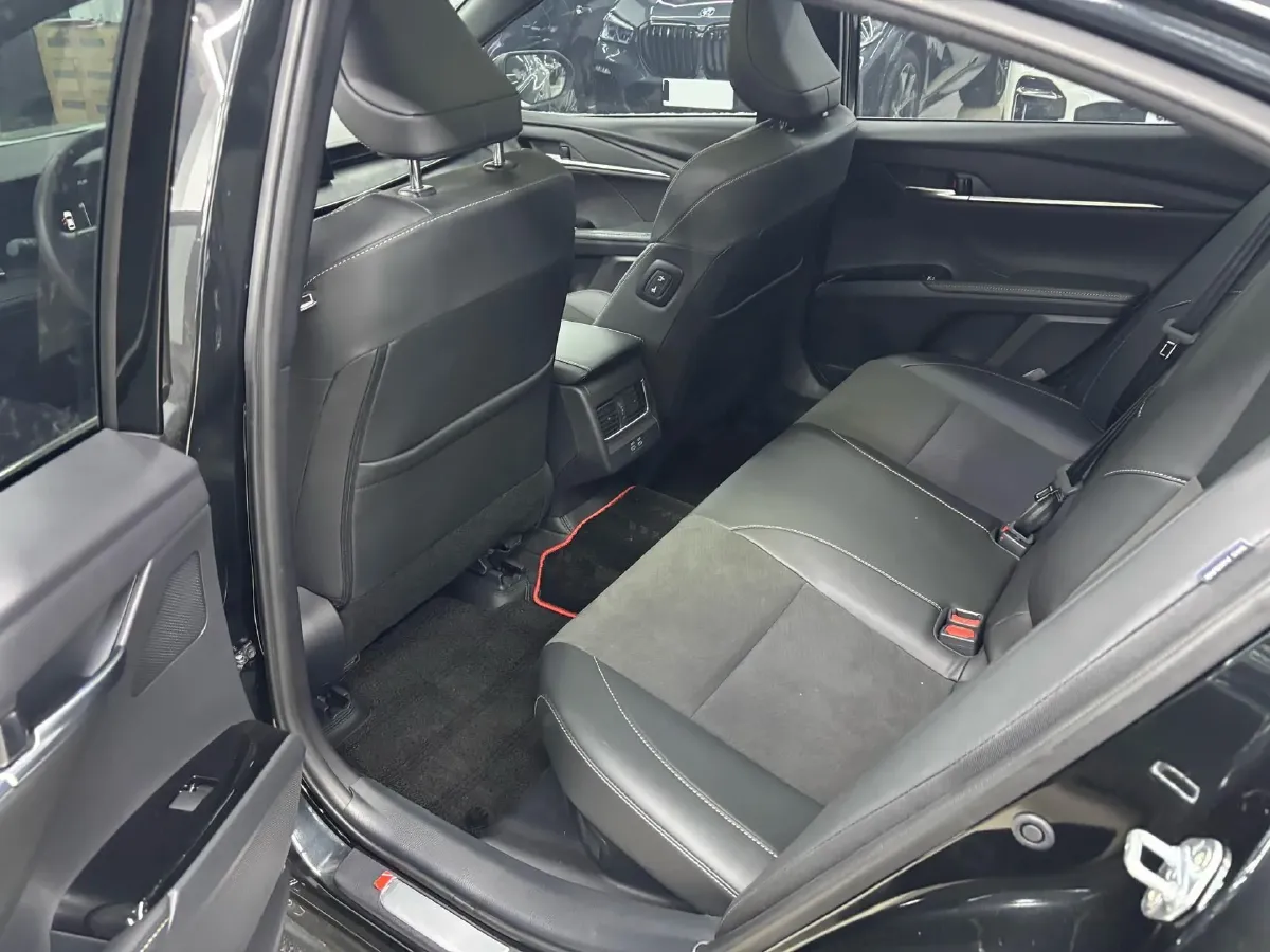 2024 Toyota Camry 2.0L 152HP L4 E-CVT Hybrid,autocango,china used car exporter,china ev exporter,chinese used car exporter,chinese used ev exporter