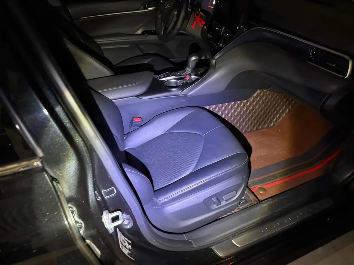 2021 Toyota Camry 2.5L 209HP L4 8AT,autocango,china used car exporter,china ev exporter,chinese used car exporter,chinese used ev exporter