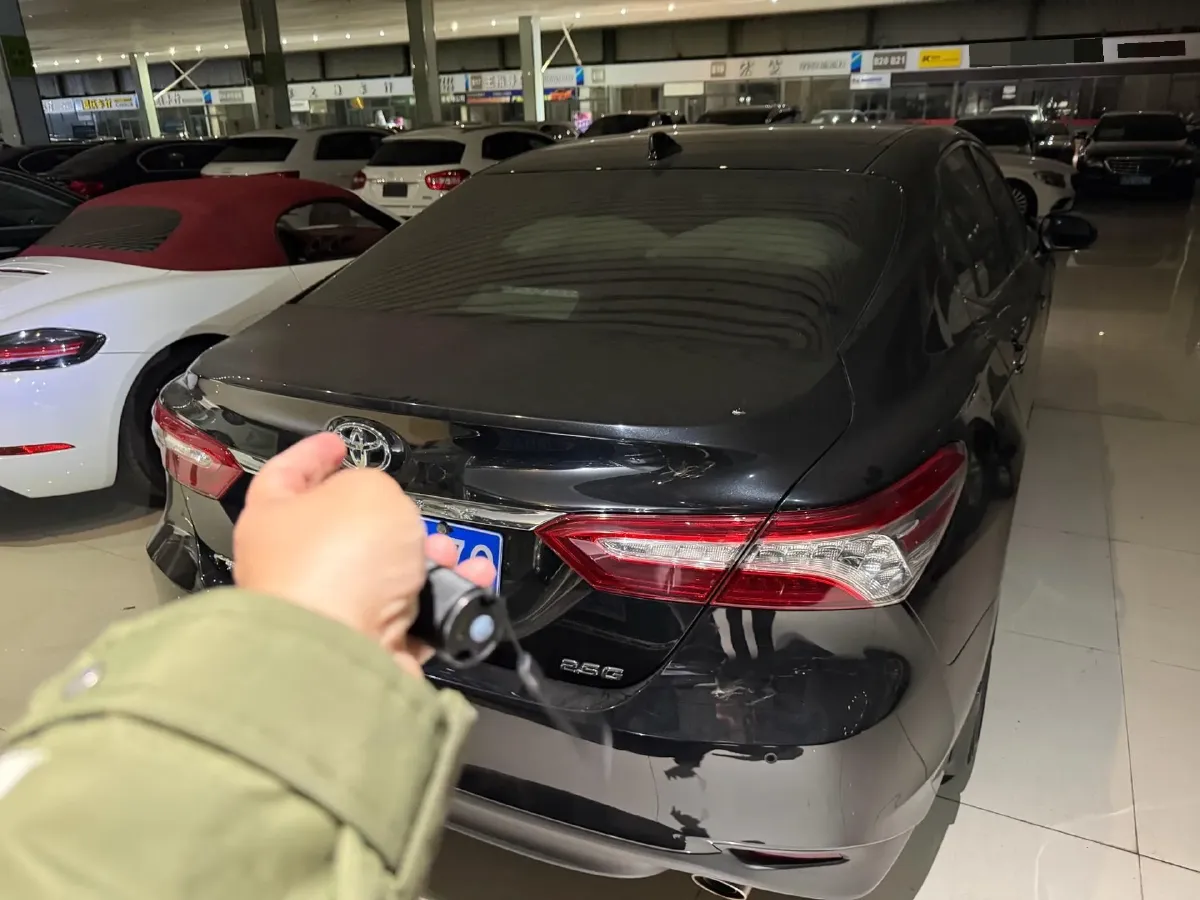 2021 Toyota Camry 2.5L 209HP L4 8AT,autocango,china used car exporter,china ev exporter,chinese used car exporter,chinese used ev exporter