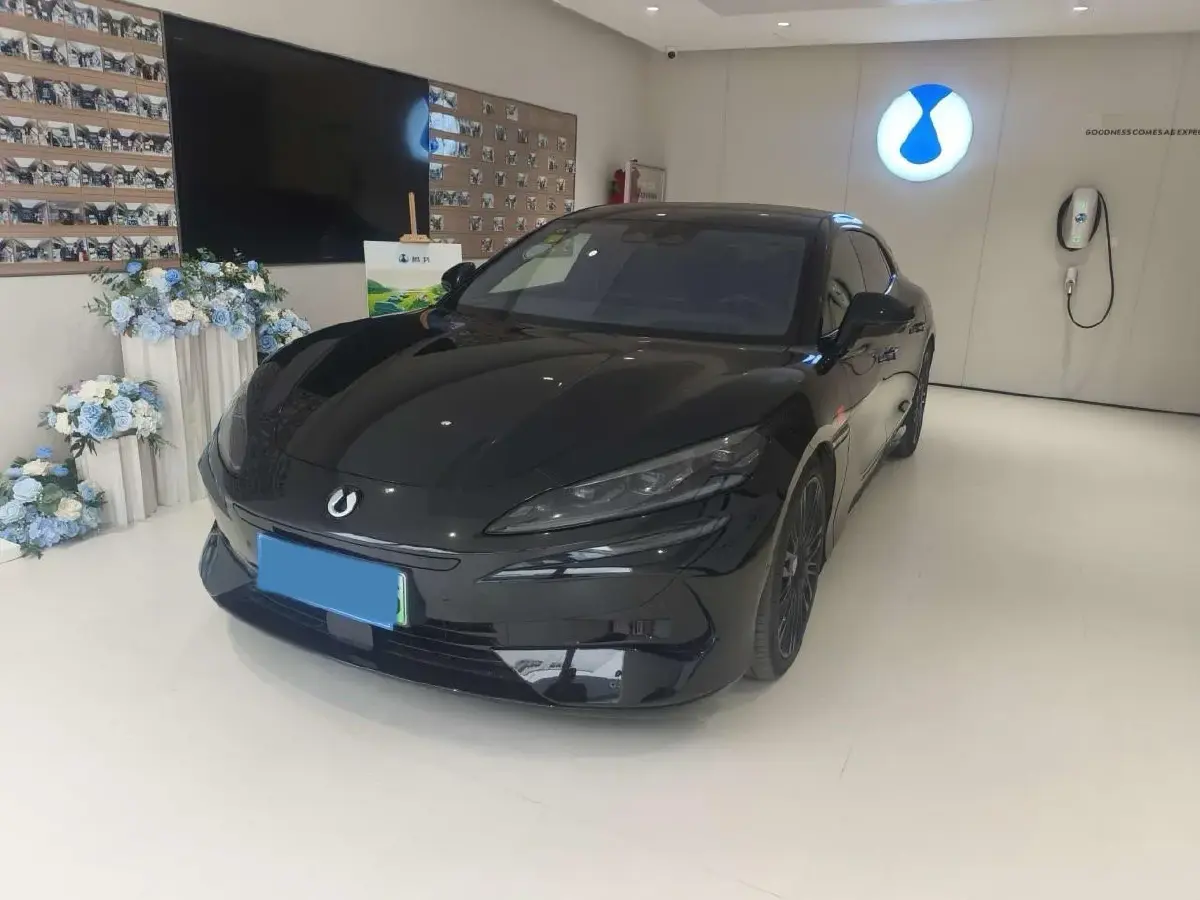 2024 Denza DenzaZ9GT 2.0T 207HP L4 E-CVT PHEV 38.5KWH