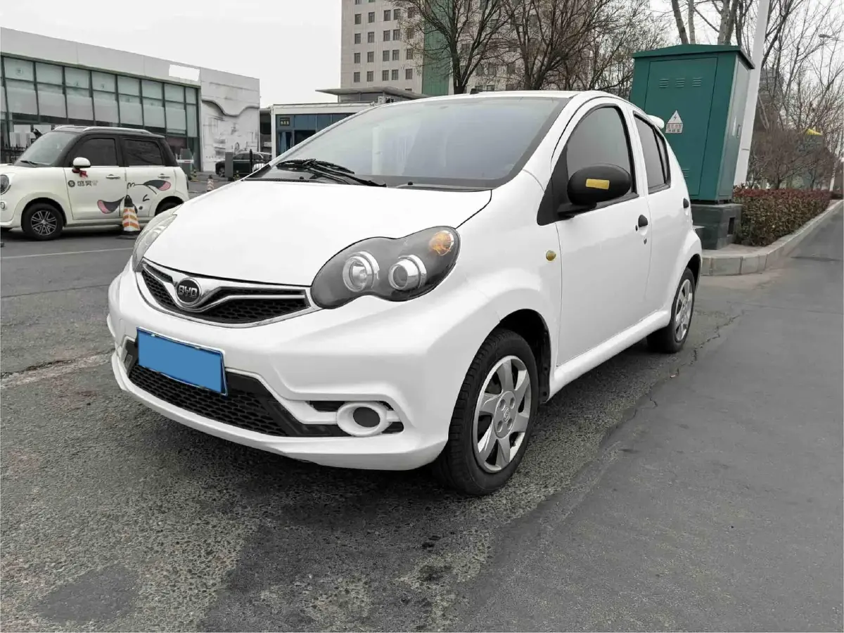 2013 FAW XiaLi N7 1.3L 91HP L4 5MT