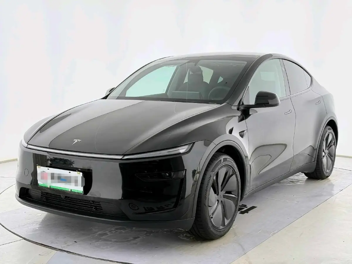 2025 Tesla Model Y BEV 62.5KWH