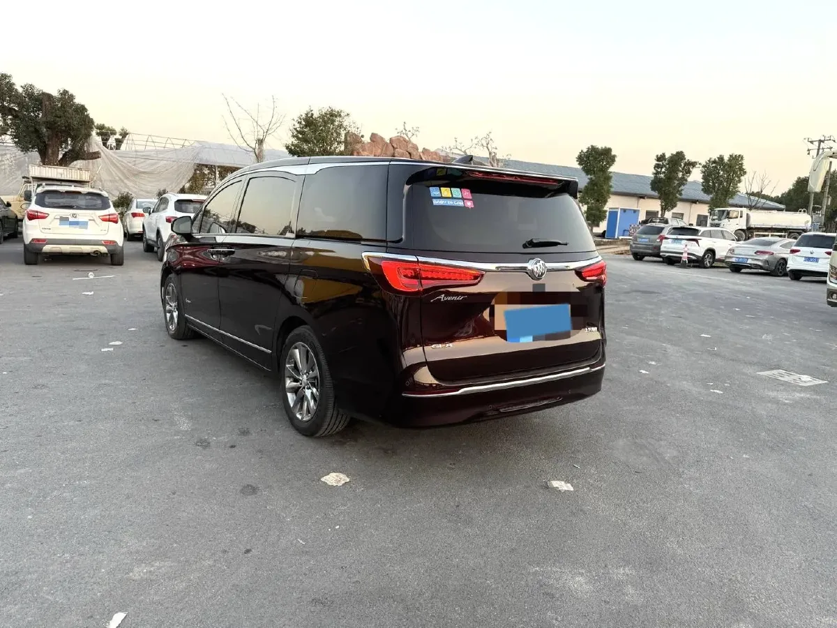 2022 Buick GL8 2.0T 237HP L4 9AT,autocango,china used car exporter,china ev exporter,chinese used car exporter,chinese used ev exporter