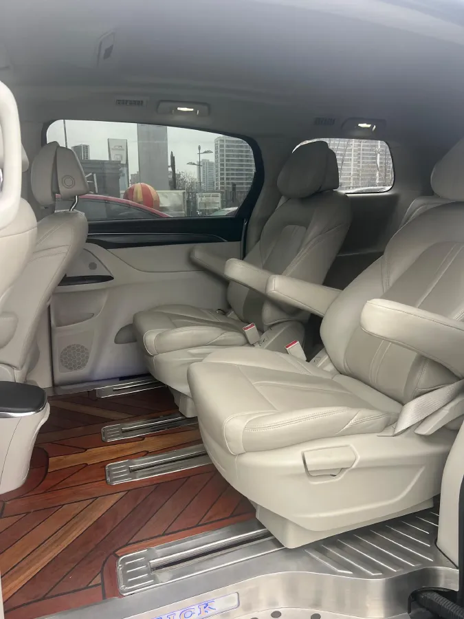 2022 Buick GL8 2.0T 237HP L4 9AT,autocango,china used car exporter,china ev exporter,chinese used car exporter,chinese used ev exporter