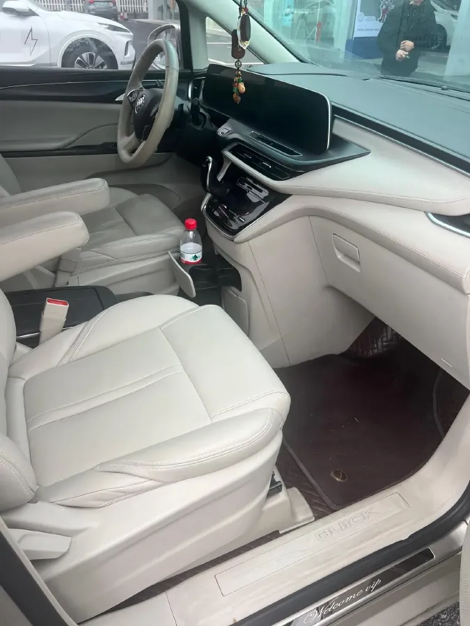 2022 Buick GL8 2.0T 237HP L4 9AT,autocango,china used car exporter,china ev exporter,chinese used car exporter,chinese used ev exporter