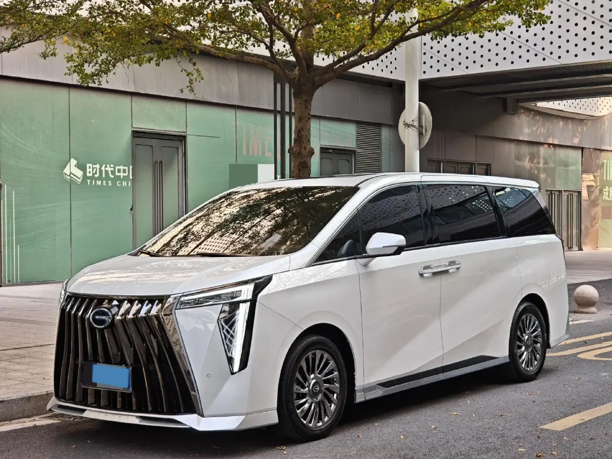 2023 GAC Trumpchi M8 2.0T 190HP L4 E-CVT Hybrid