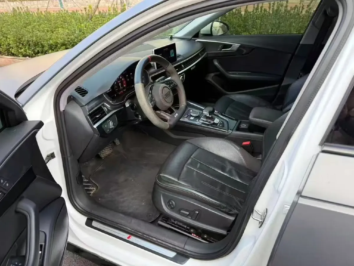 2020 Audi A4L 2.0T 190HP L4 7DCT,autocango,china used car exporter,china ev exporter,chinese used car exporter,chinese used ev exporter