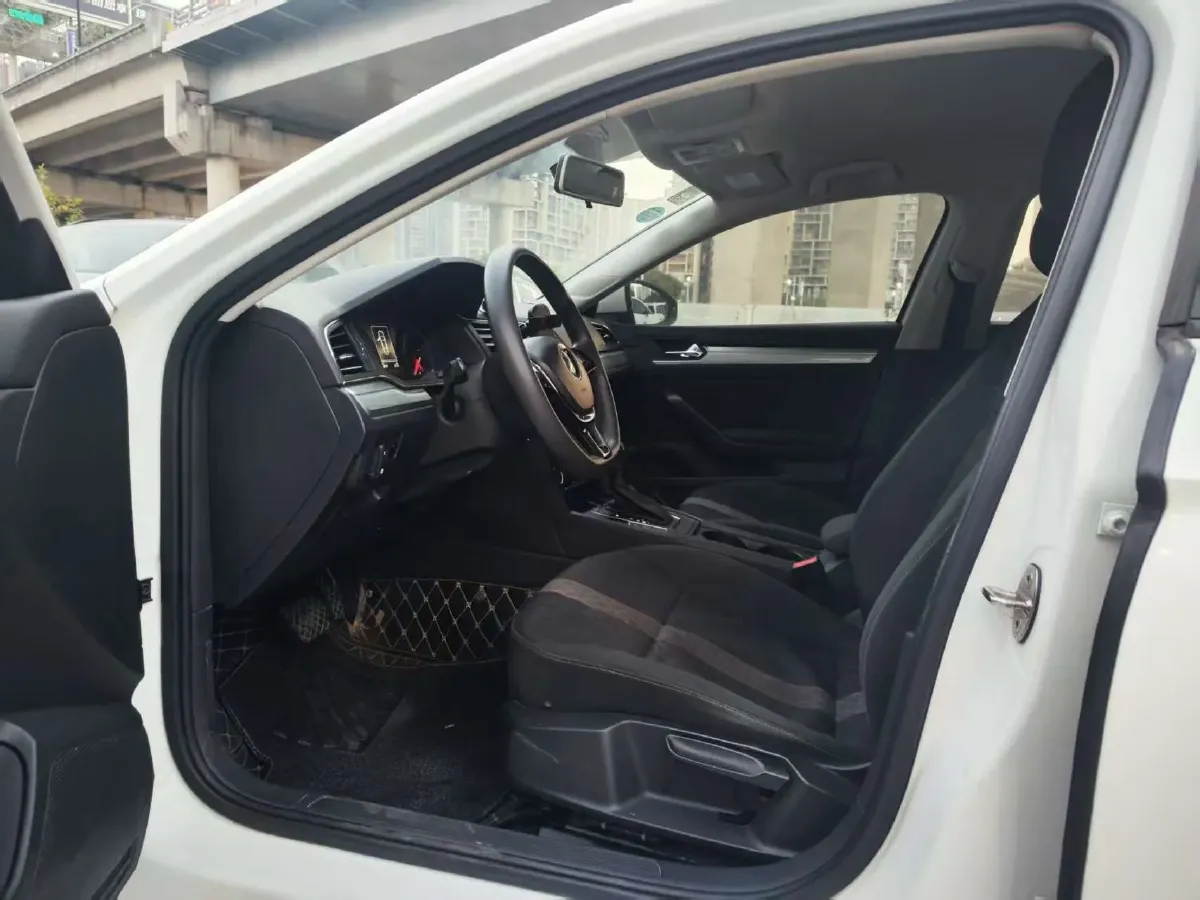 2019 Volkswagen T-Cross 1.4T 150HP L4 7DCT,autocango,china used car exporter,china ev exporter,chinese used car exporter,chinese used ev exporter