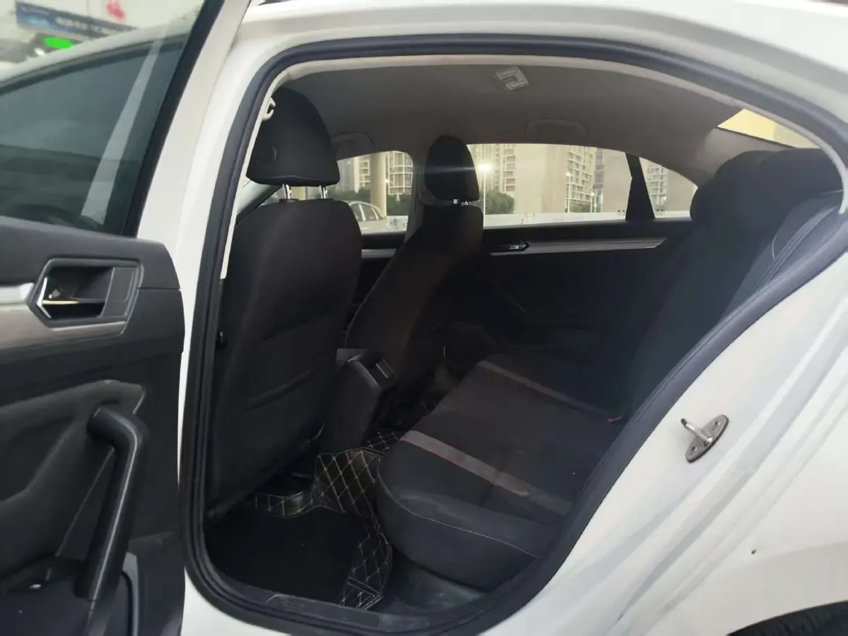 2019 Volkswagen T-Cross 1.4T 150HP L4 7DCT,autocango,china used car exporter,china ev exporter,chinese used car exporter,chinese used ev exporter