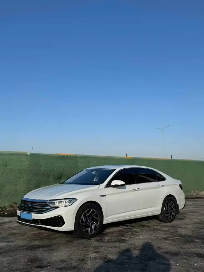 2024 Volkswagen Sagitar 1.5T 160HP L4 7DCT