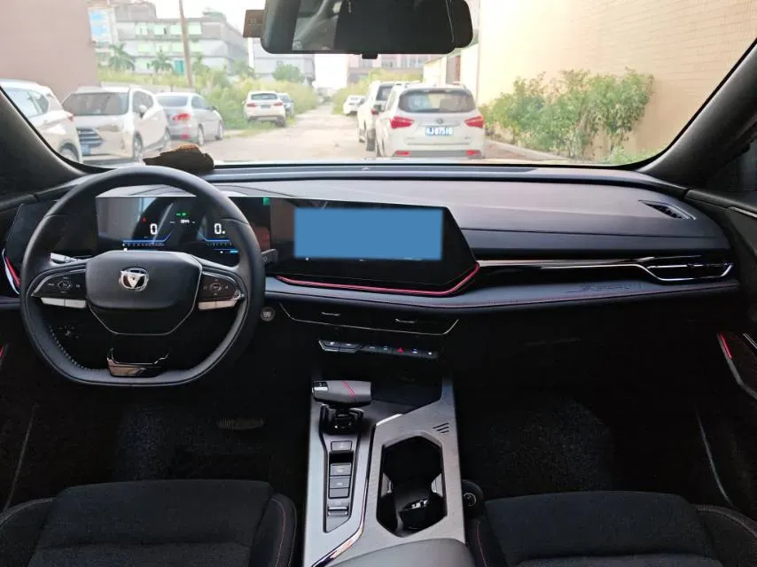 2024 ChangAn X5 PLUS 1.5T 188HP L4 7DCT,autocango,china used car exporter,china ev exporter,chinese used car exporter,chinese used ev exporter