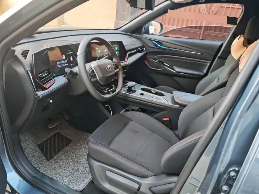 2024 ChangAn X5 PLUS 1.5T 188HP L4 7DCT,autocango,china used car exporter,china ev exporter,chinese used car exporter,chinese used ev exporter