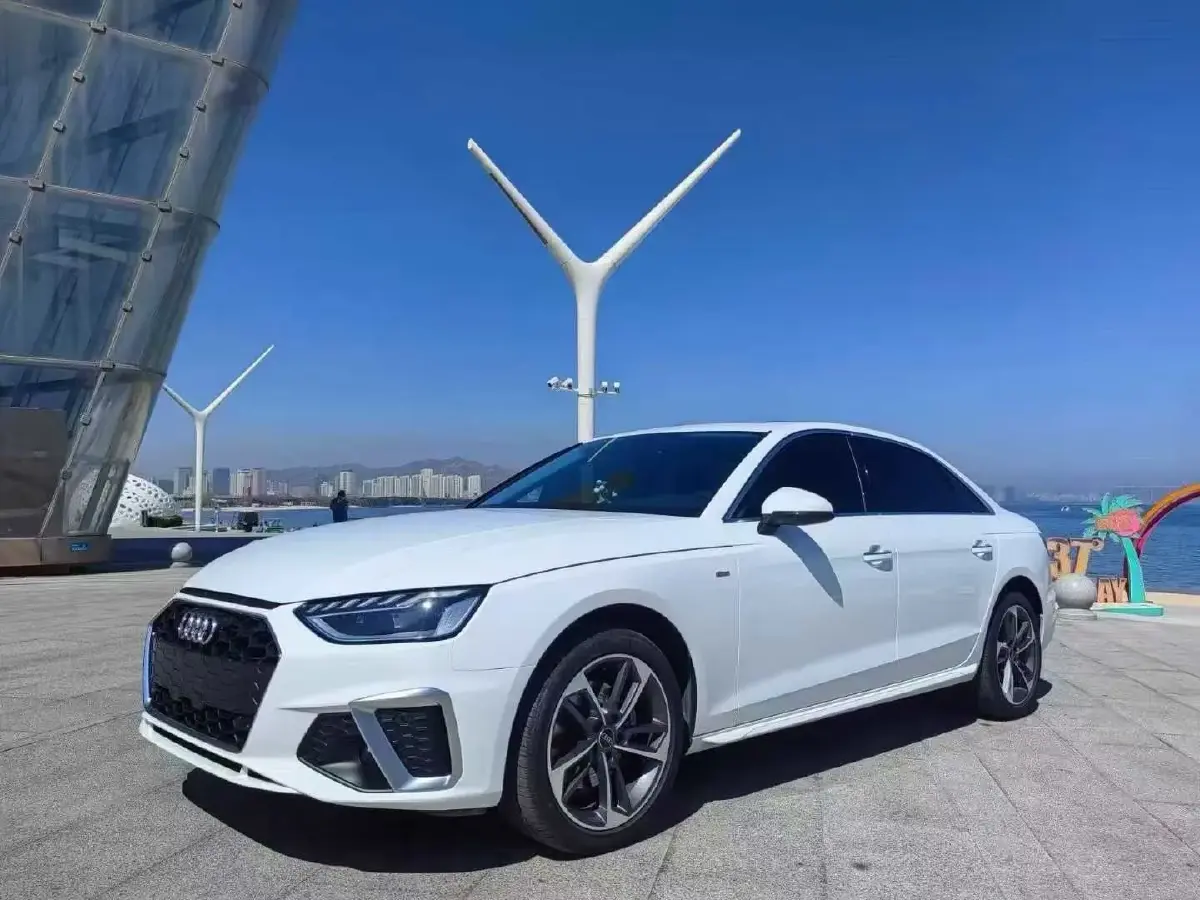 2024 Audi A4L 2.0T 190HP L4 7DCT